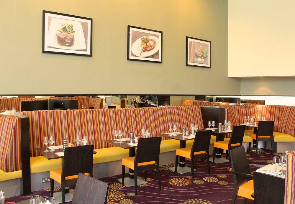 Courtyard By Marriott London Gatwick Airport Ξενοδοχείο Κρόουλι Εξωτερικό φωτογραφία