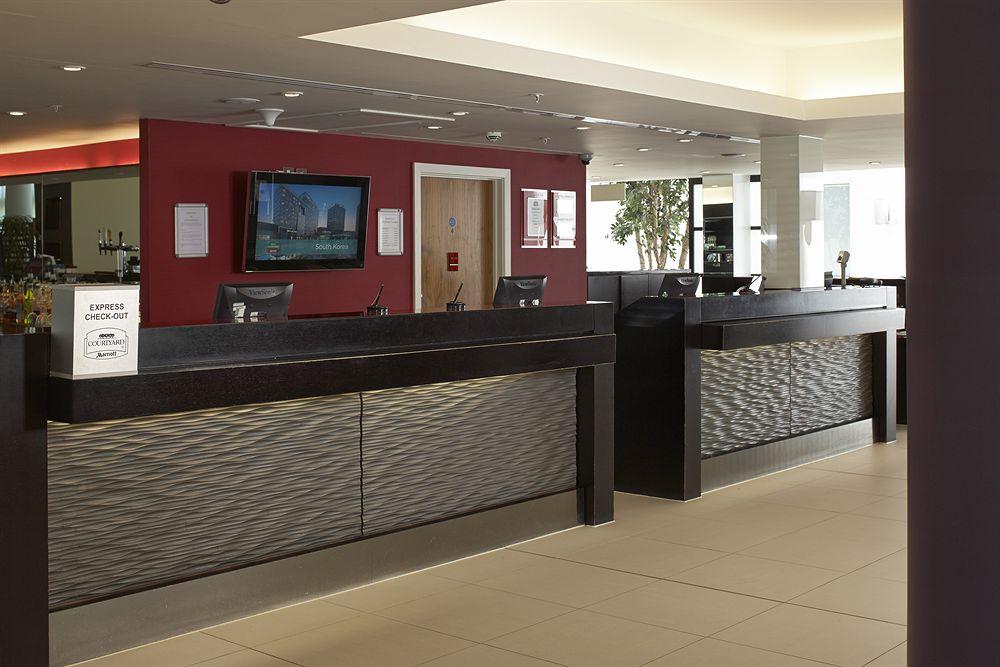 Courtyard By Marriott London Gatwick Airport Ξενοδοχείο Κρόουλι Εξωτερικό φωτογραφία