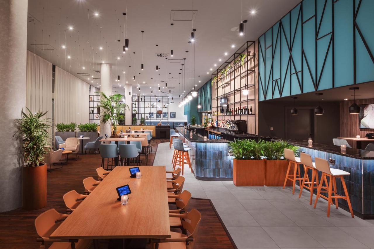 Courtyard By Marriott London Gatwick Airport Ξενοδοχείο Κρόουλι Εξωτερικό φωτογραφία