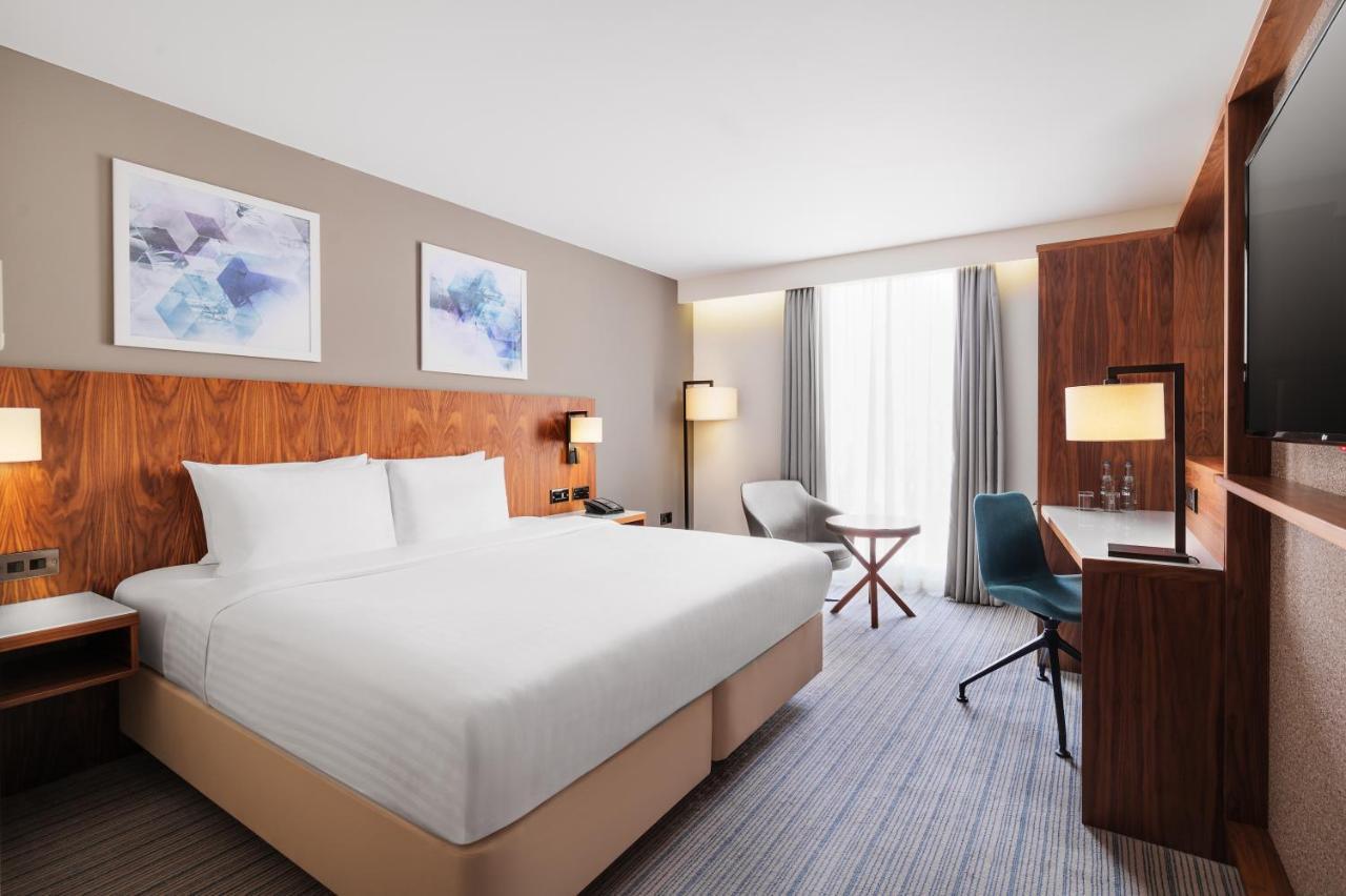 Courtyard By Marriott London Gatwick Airport Ξενοδοχείο Κρόουλι Εξωτερικό φωτογραφία