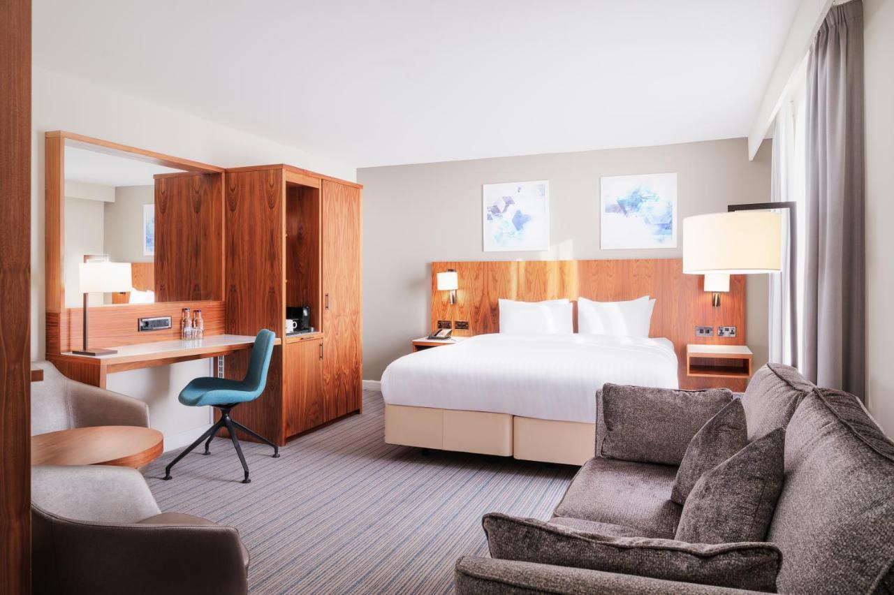 Courtyard By Marriott London Gatwick Airport Ξενοδοχείο Κρόουλι Εξωτερικό φωτογραφία
