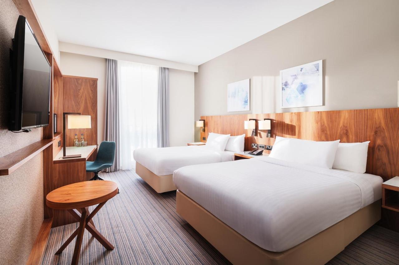 Courtyard By Marriott London Gatwick Airport Ξενοδοχείο Κρόουλι Εξωτερικό φωτογραφία