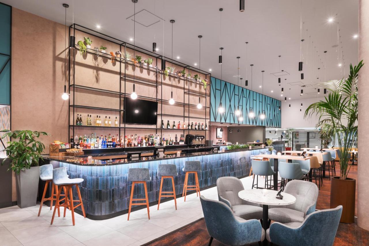 Courtyard By Marriott London Gatwick Airport Ξενοδοχείο Κρόουλι Εξωτερικό φωτογραφία