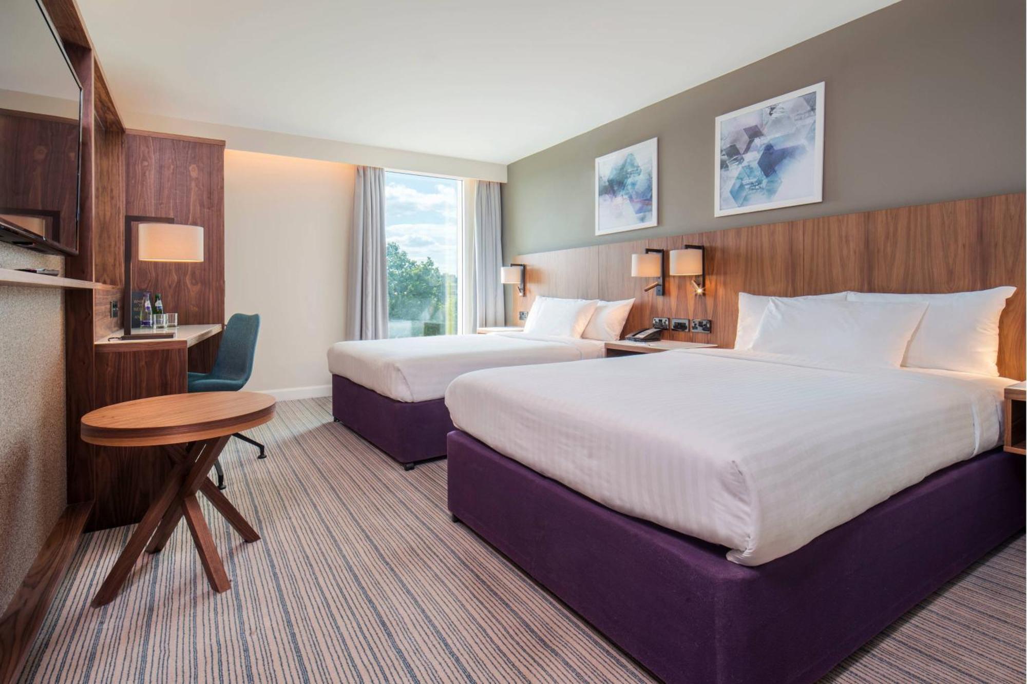 Courtyard By Marriott London Gatwick Airport Ξενοδοχείο Κρόουλι Εξωτερικό φωτογραφία