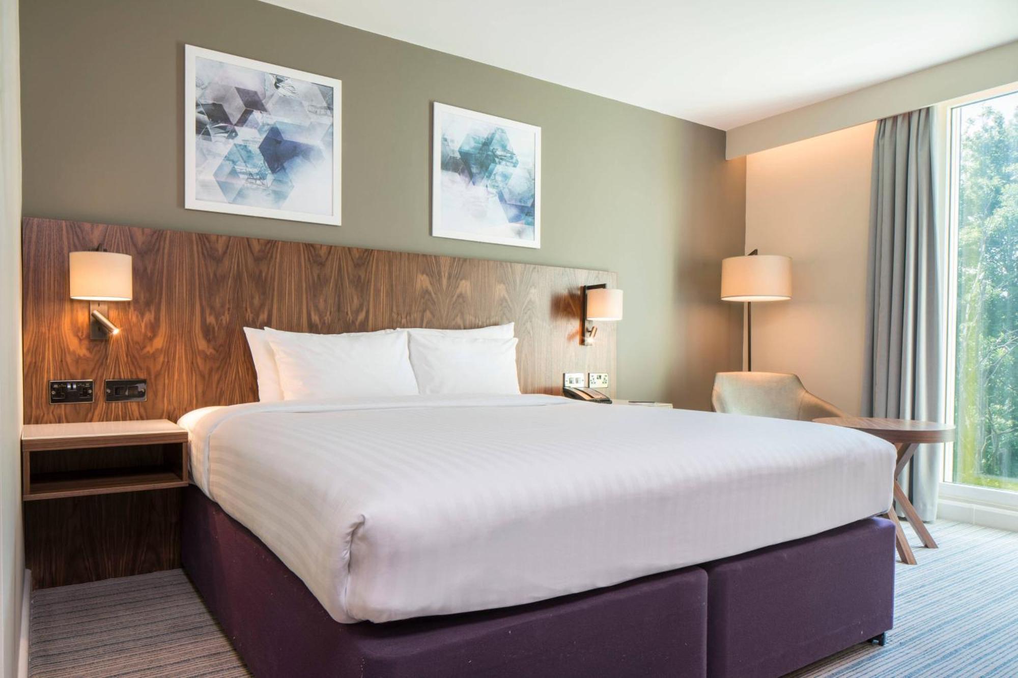 Courtyard By Marriott London Gatwick Airport Ξενοδοχείο Κρόουλι Εξωτερικό φωτογραφία