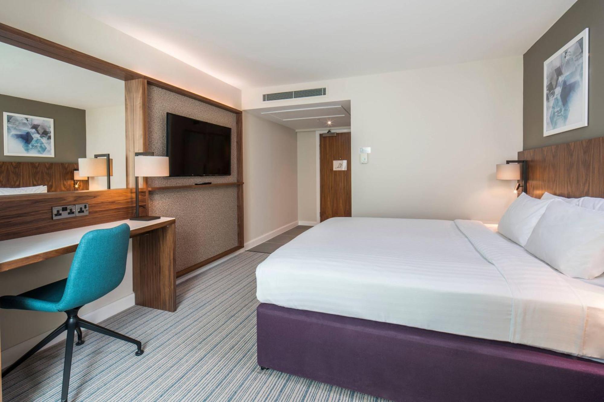 Courtyard By Marriott London Gatwick Airport Ξενοδοχείο Κρόουλι Εξωτερικό φωτογραφία