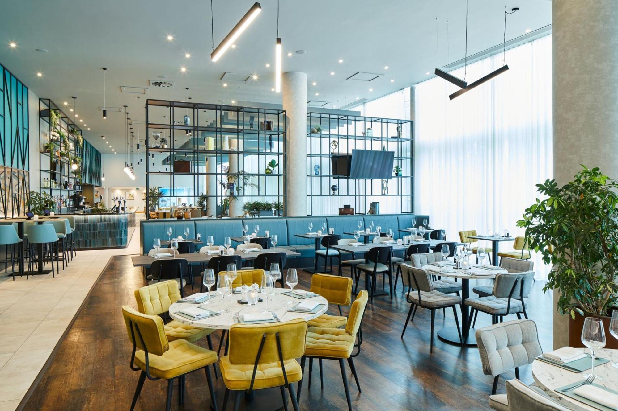 Courtyard By Marriott London Gatwick Airport Ξενοδοχείο Κρόουλι Εξωτερικό φωτογραφία