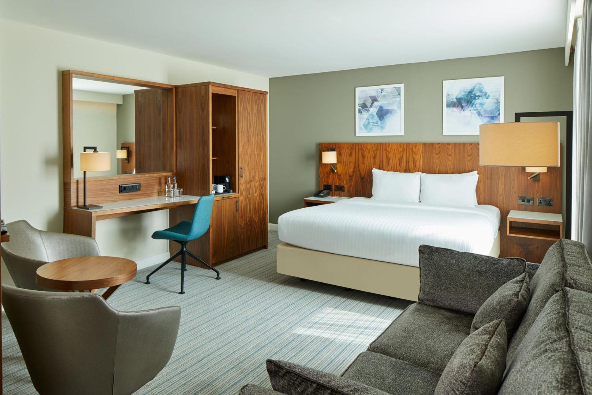 Courtyard By Marriott London Gatwick Airport Ξενοδοχείο Κρόουλι Εξωτερικό φωτογραφία