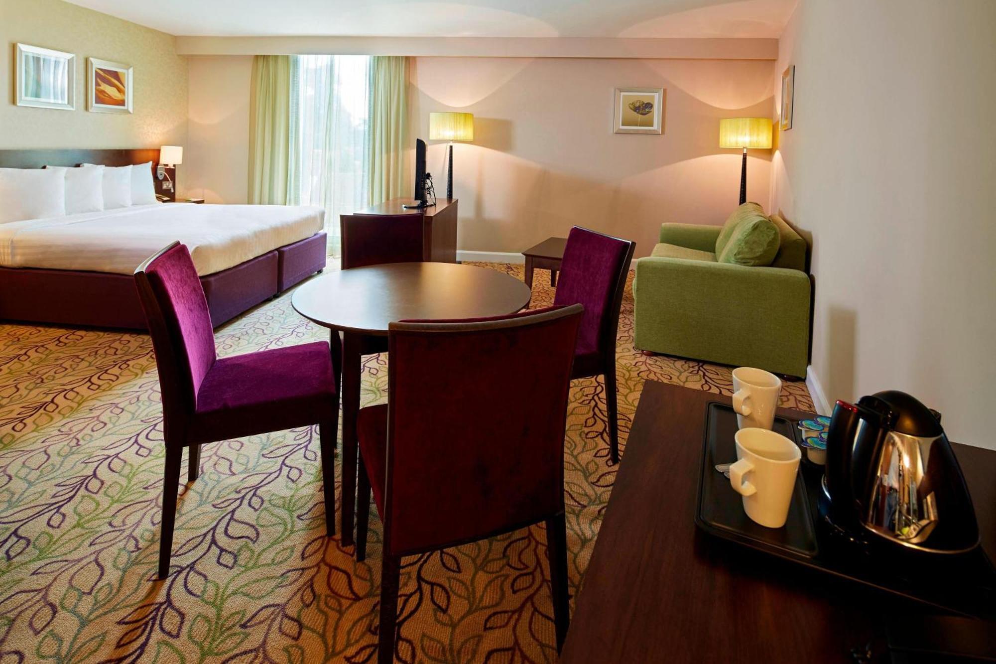 Courtyard By Marriott London Gatwick Airport Ξενοδοχείο Κρόουλι Εξωτερικό φωτογραφία