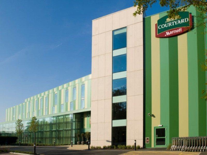 Courtyard By Marriott London Gatwick Airport Ξενοδοχείο Κρόουλι Εξωτερικό φωτογραφία
