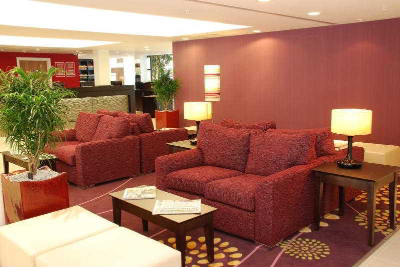 Courtyard By Marriott London Gatwick Airport Ξενοδοχείο Κρόουλι Εξωτερικό φωτογραφία