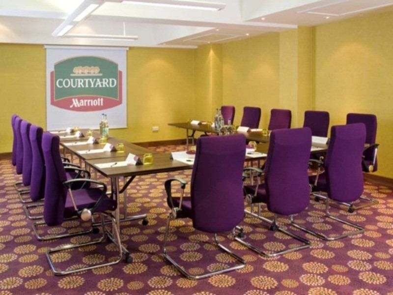 Courtyard By Marriott London Gatwick Airport Ξενοδοχείο Κρόουλι Εξωτερικό φωτογραφία