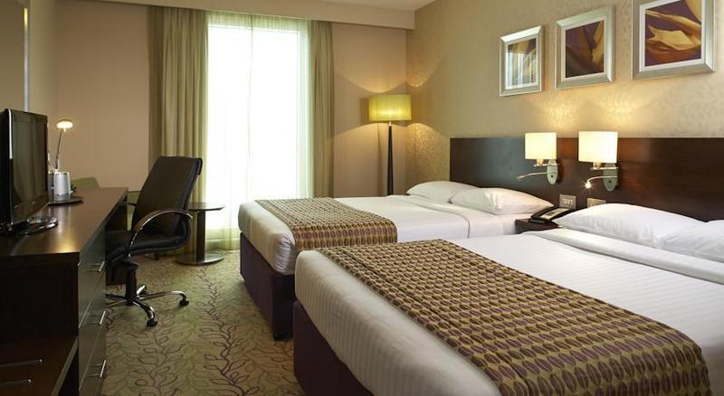 Courtyard By Marriott London Gatwick Airport Ξενοδοχείο Κρόουλι Εξωτερικό φωτογραφία